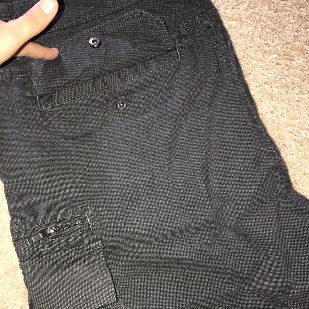Black Guess men’s shorts